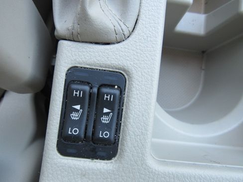 Used 2013 Subaru XV Crosstrek 2.0i Premium AWD/4WD image 23