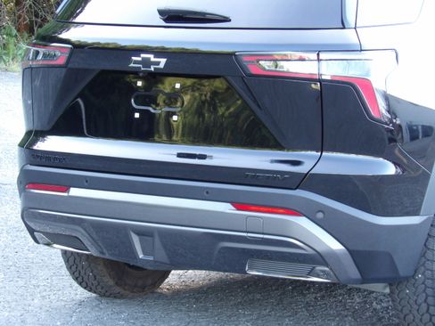 Used 2026 Chevrolet Equinox FWD ACTIV image 10