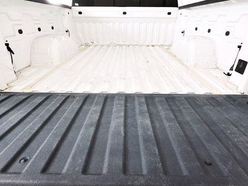 Used 2022 Chevrolet Silverado 1500 Limited Custom image 26