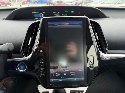 Used 2017 Toyota Prius Prime Premium image 7