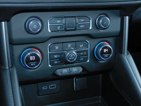 Used 2023 Chevrolet Tahoe LS image 3