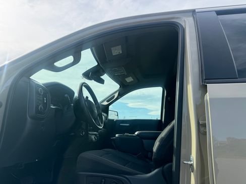 Used 2022 Chevrolet Silverado 1500 Custom Trail Boss AWD/4WD image 19