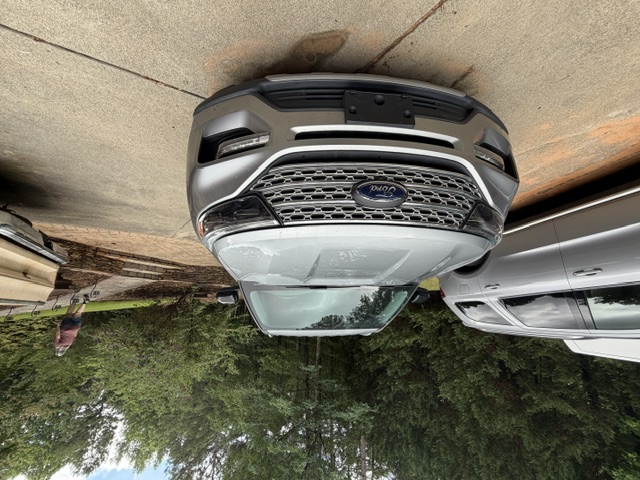 Used 2022 Ford Explorer 4WD Limited image 3