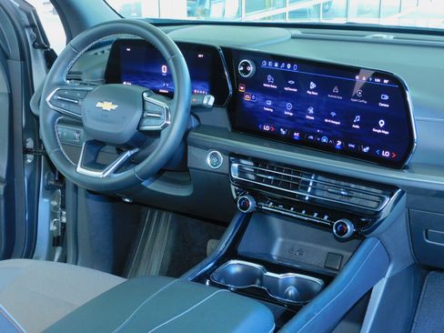 Used 2026 Chevrolet Traverse FWD LT image 23