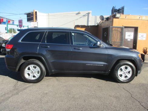 Used 2015 Jeep Grand Cherokee Laredo E image 1