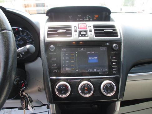 Used 2018 Subaru Forester 2.5i Limited AWD/4WD image 5