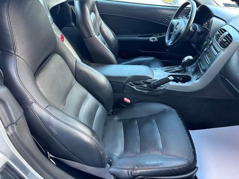 Used 2007 Chevrolet Corvette w/ 3LT image 12