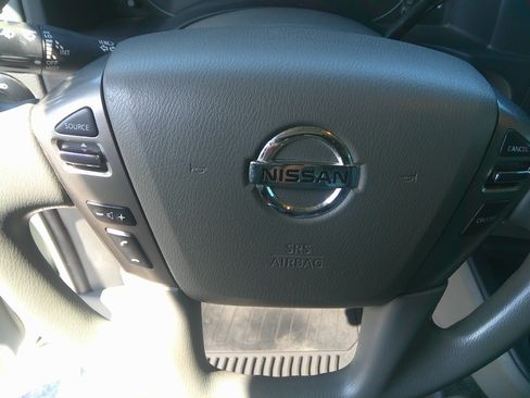 Used 2021 Nissan NV 2500 High Roof RWD image 11