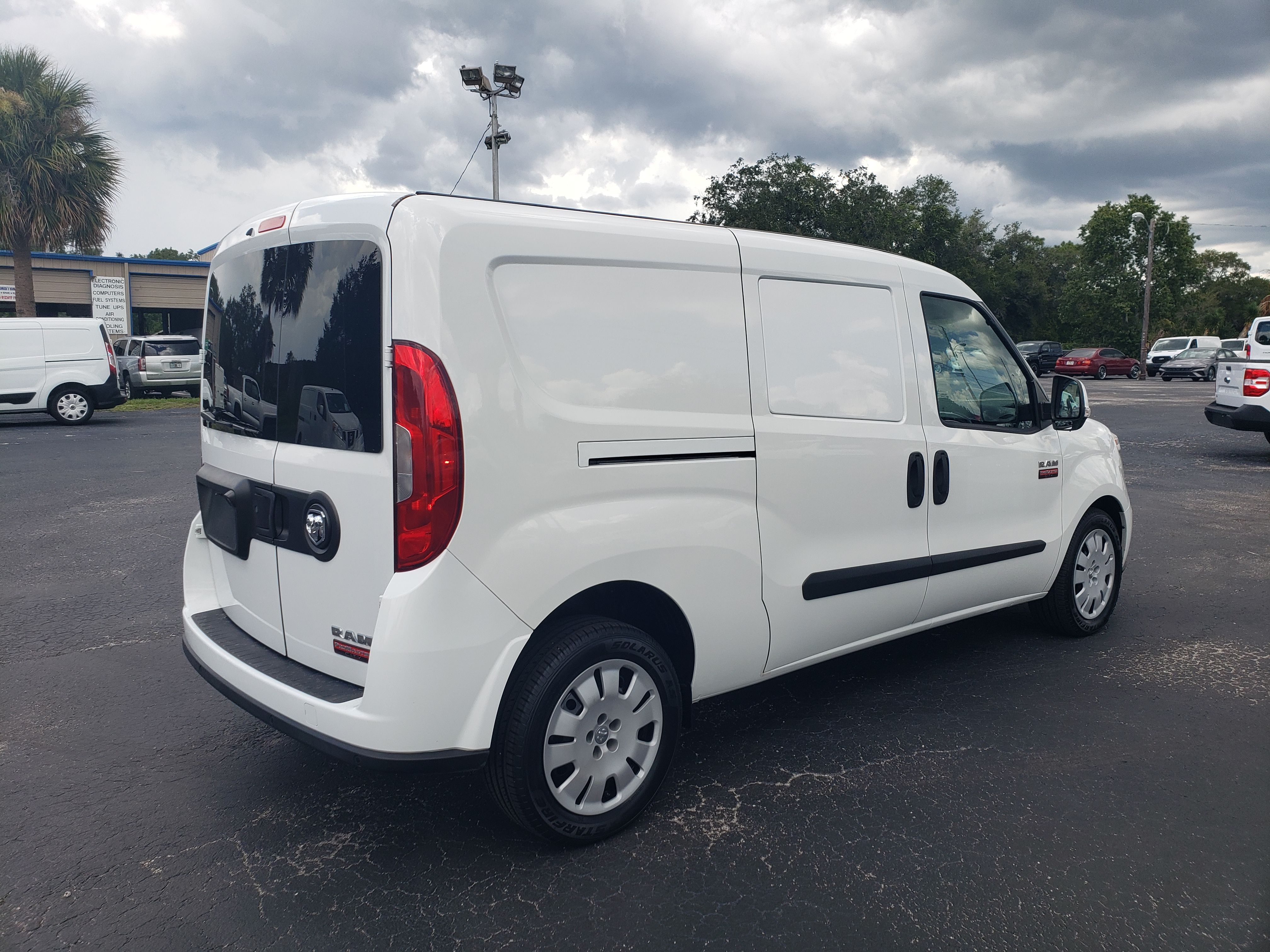 Used 2020 RAM ProMaster City Tradesman SLT FWD image 5