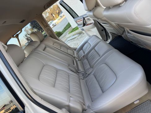 Used 2004 Lexus LX 470 image 28