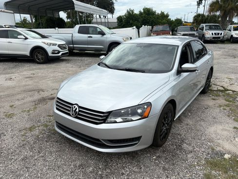 Used 2015 Volkswagen Passat 1.8T FWD image 1