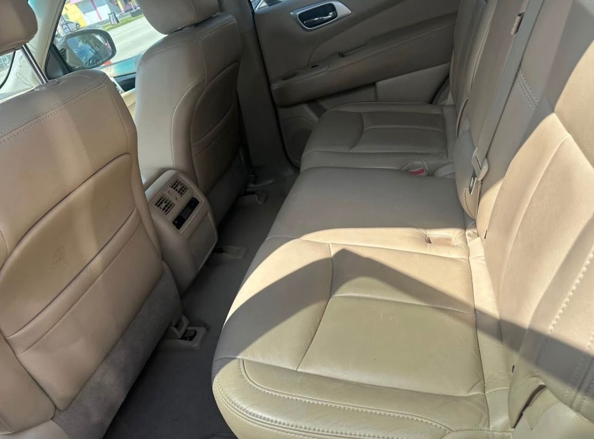 Used 2013 Nissan Pathfinder FWD image 9