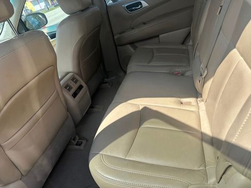 Used 2013 Nissan Pathfinder FWD image 9