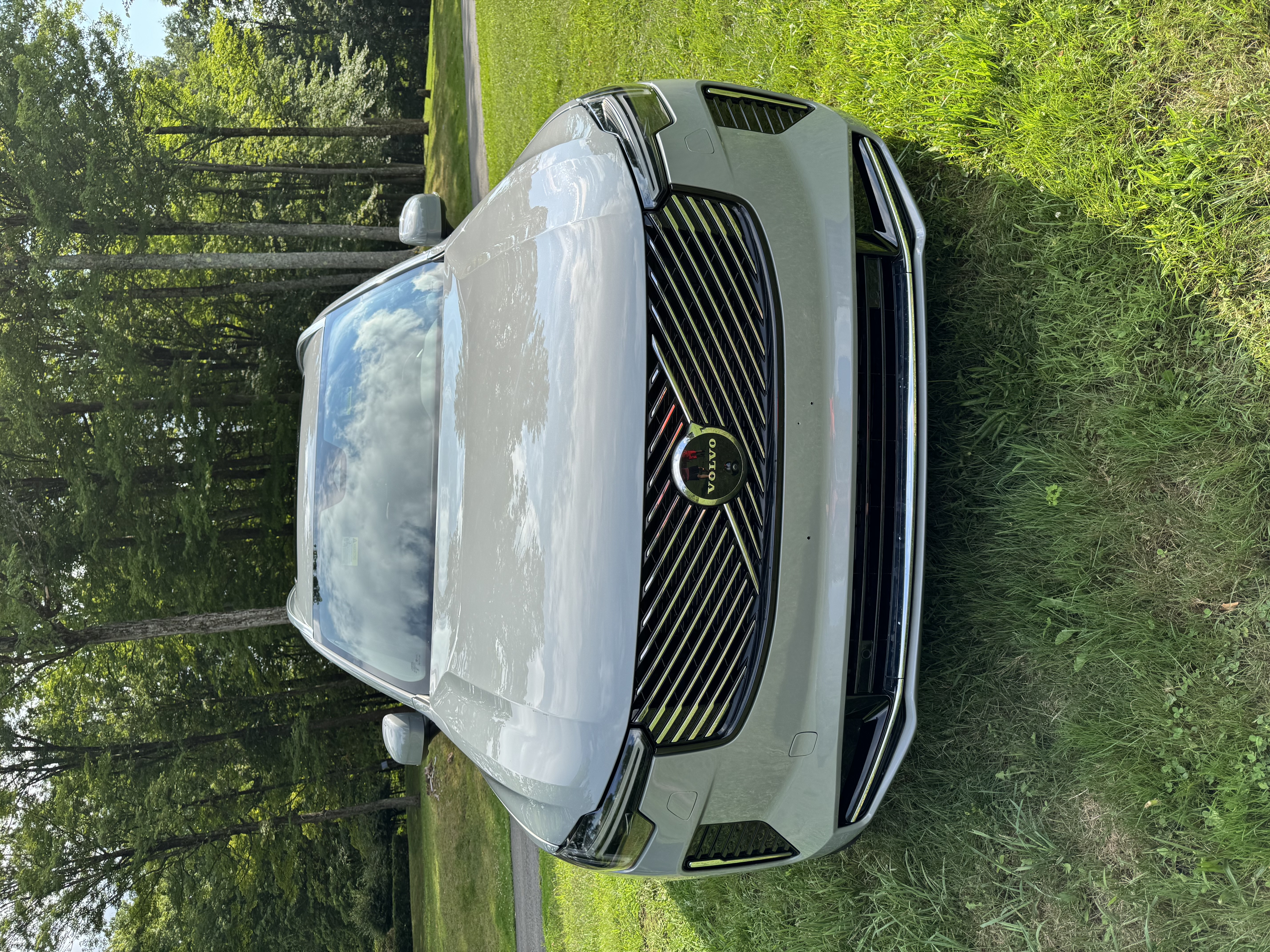 Used 2025 Volvo XC90 AWD B6 Plus image 3