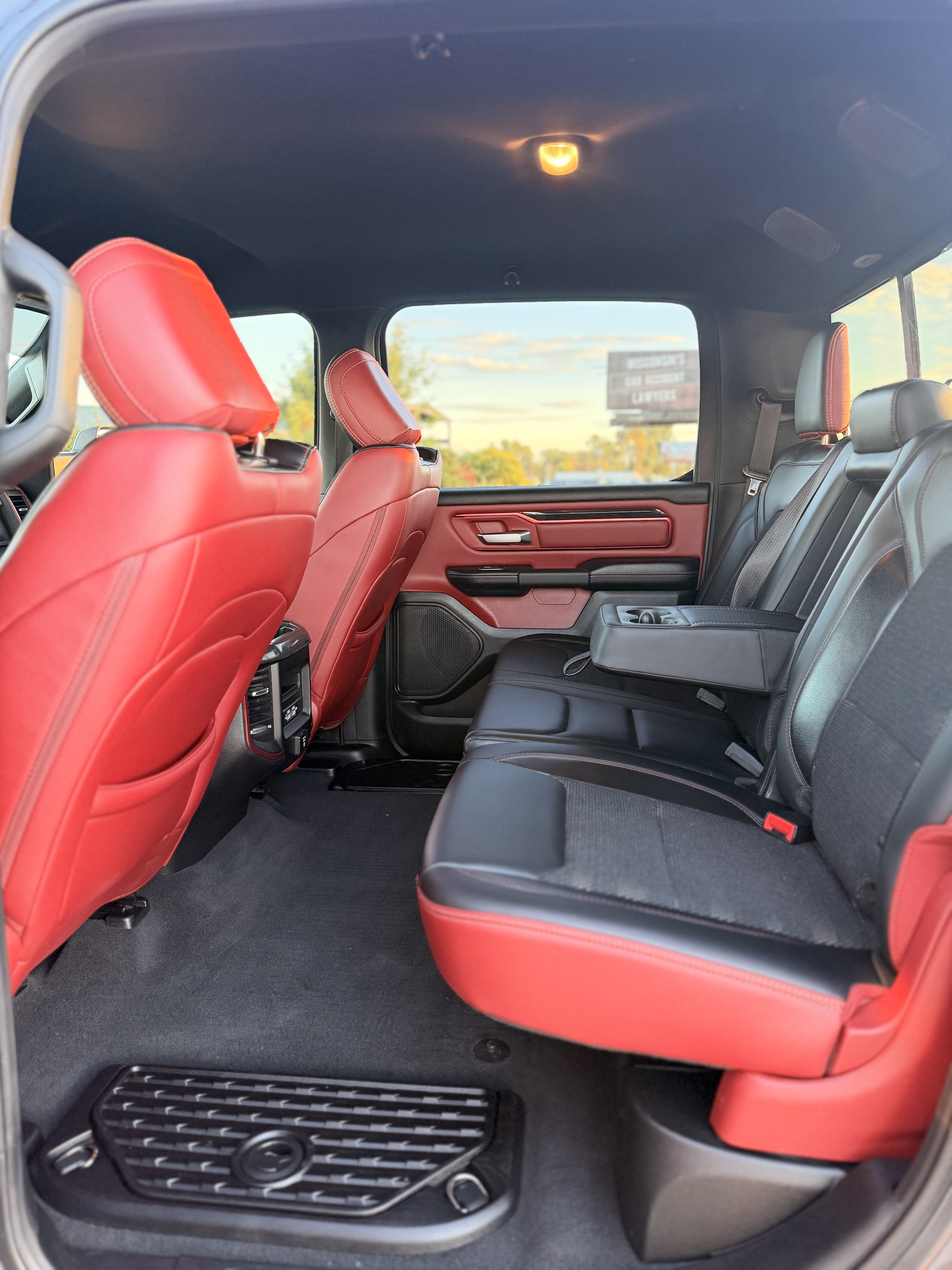 Used 2019 RAM 1500 4x4 Crew Cab Rebel image 8