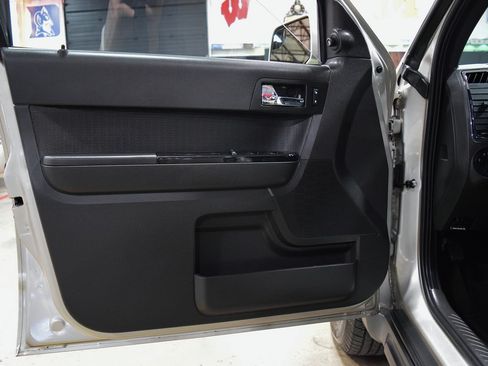 Used 2012 Ford Escape Limited FWD image 29