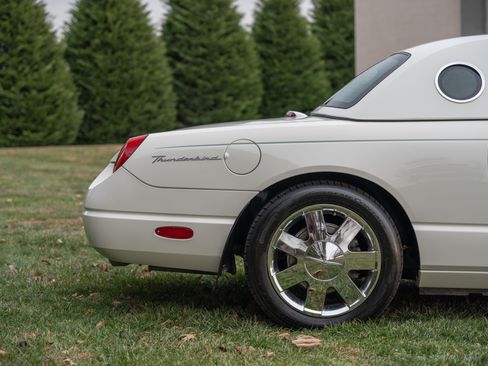 Used 2003 Ford Thunderbird image 19