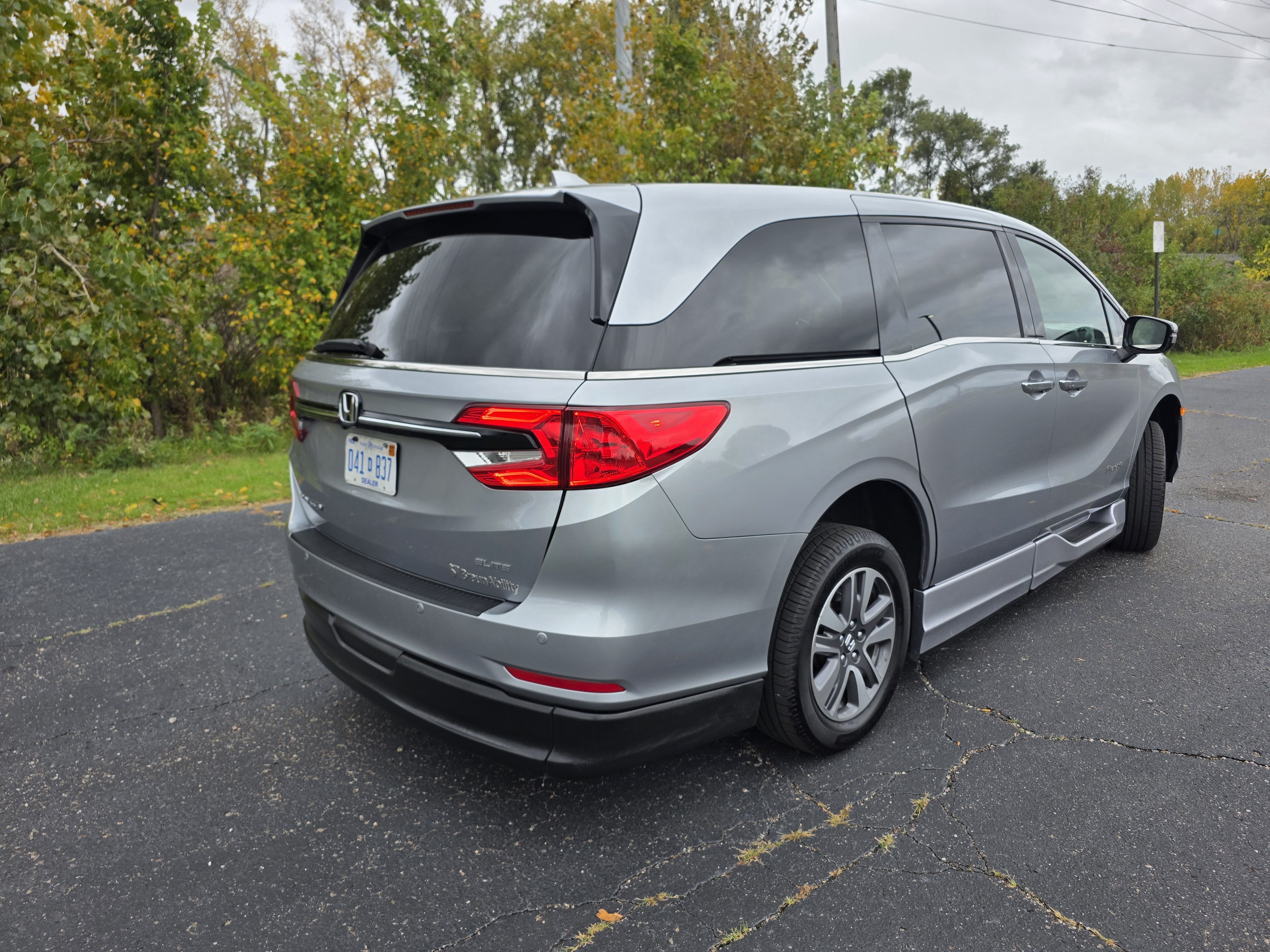 Used 2021 Honda Odyssey Elite image 5