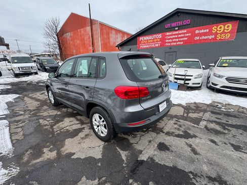 Used 2017 Volkswagen Tiguan S image 7