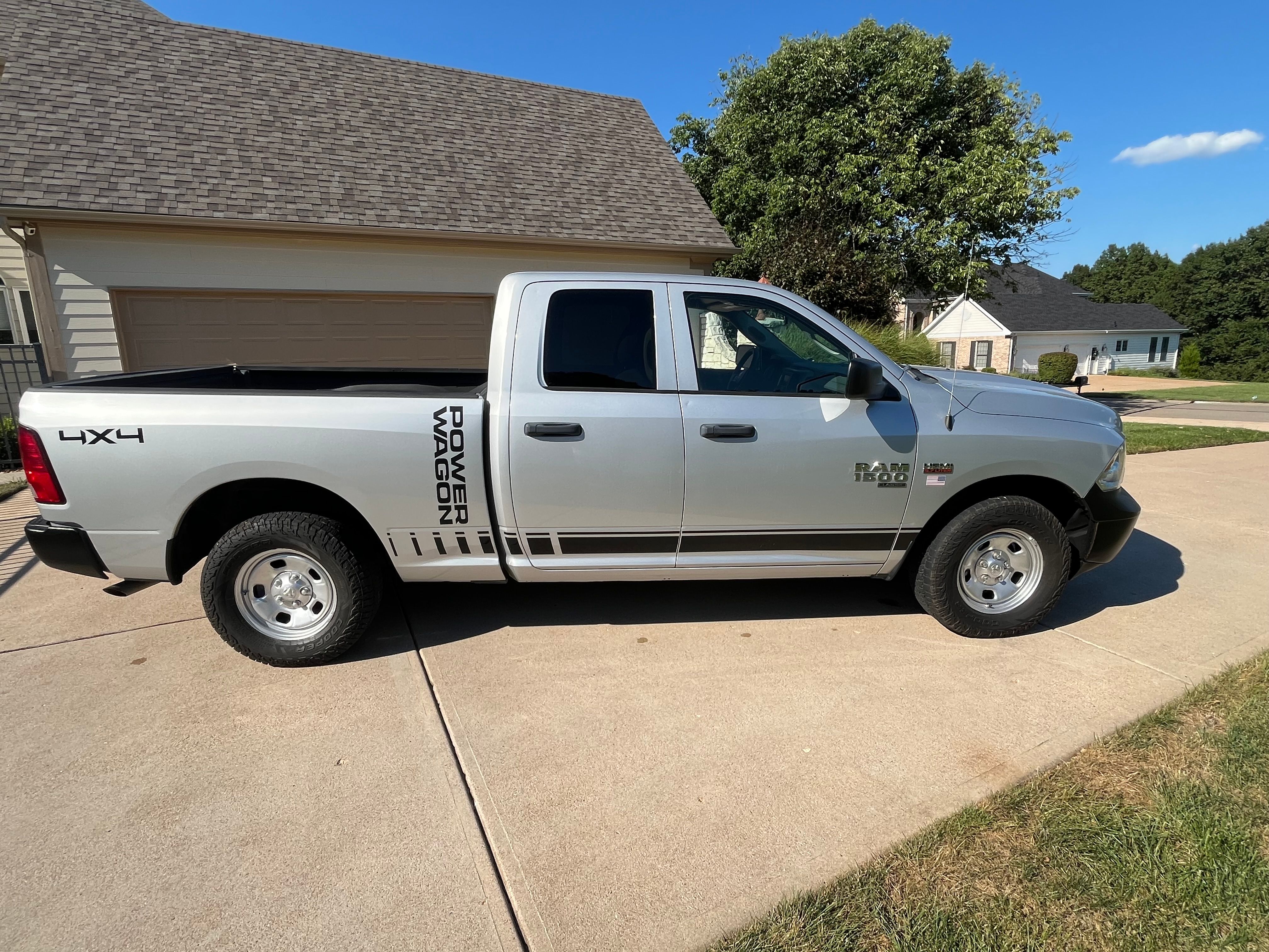 Used 2019 RAM 1500 4x4 Crew Cab Classic Tradesman image 15