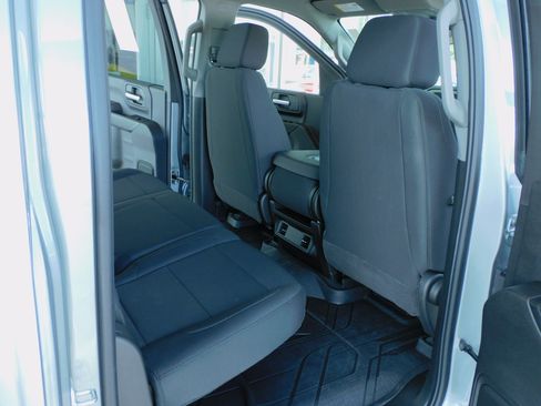 Used 2025 Chevrolet Silverado 2500 Custom image 24