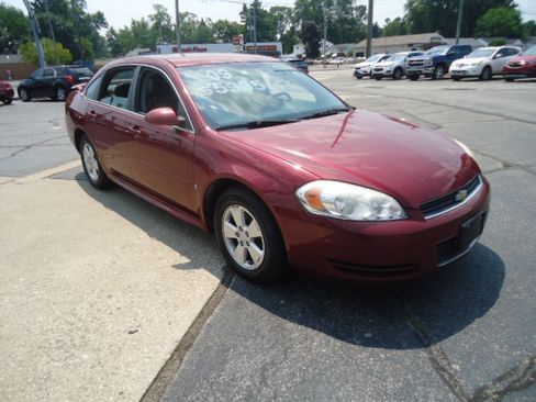 Used 2009 Chevrolet Impala LT w/ 1LT FWD image 3