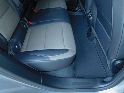 New 2026 Chevrolet Equinox LT image 28