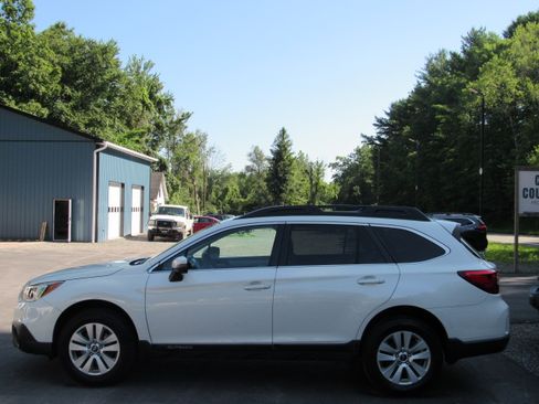 Used 2015 Subaru Outback 2.5i Premium AWD/4WD image 4