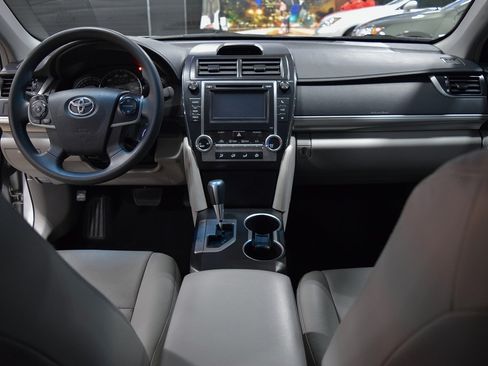 Used 2012 Toyota Camry LE image 22