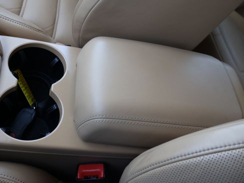 Used 2016 Porsche Macan Turbo image 35