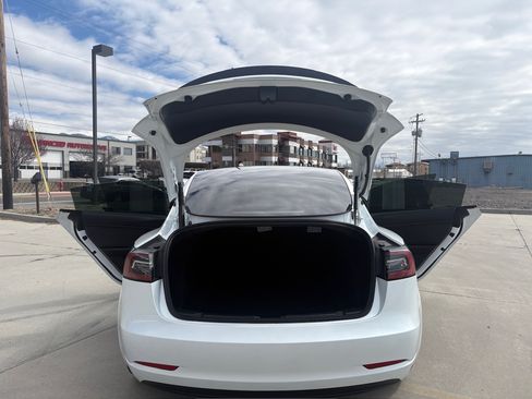 Used 2023 Tesla Model 3 Performance image 12
