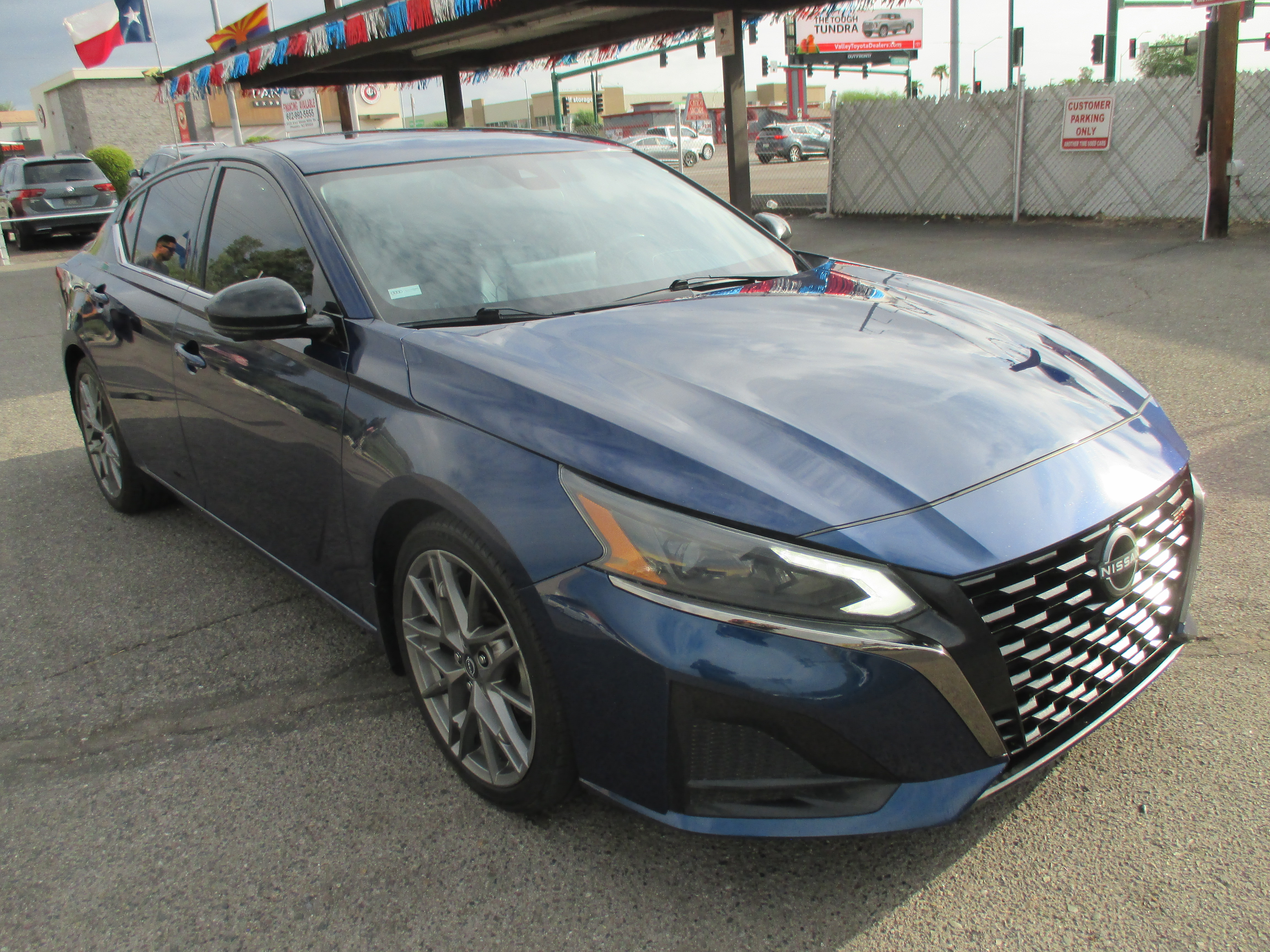 Used 2023 Nissan Altima 2.0 SR FWD image 17