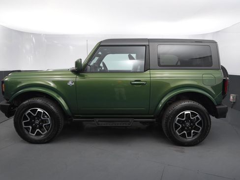 Used 2023 Ford Bronco Outer Banks image 2