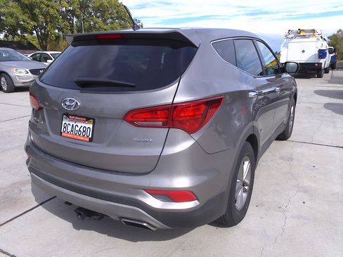 Used 2018 Hyundai Santa Fe Sport image 4