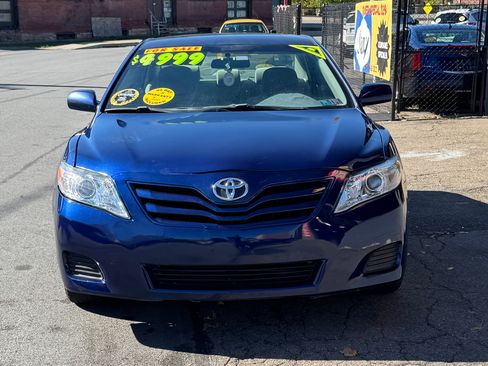 Used 2010 Toyota Camry image 2