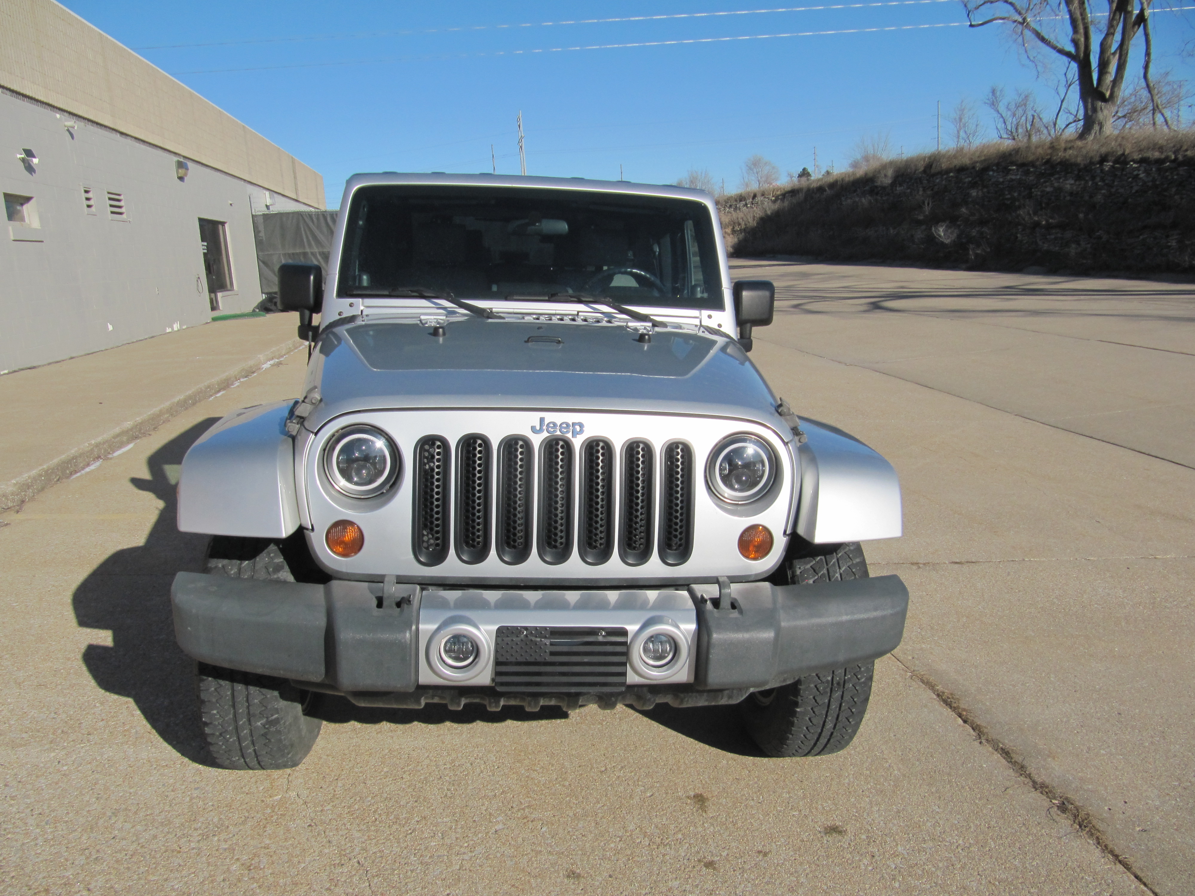 Used 2008 Jeep Wrangler Sahara AWD/4WD image 3