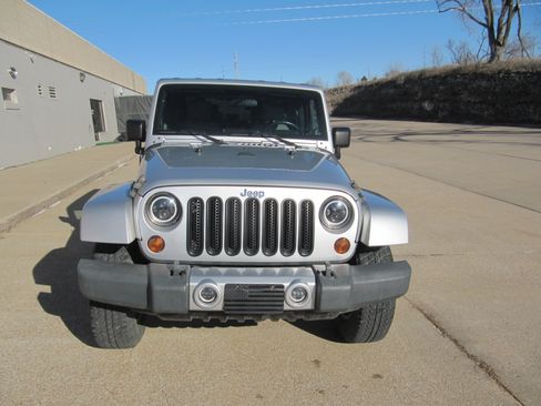 Used 2008 Jeep Wrangler Sahara image 3