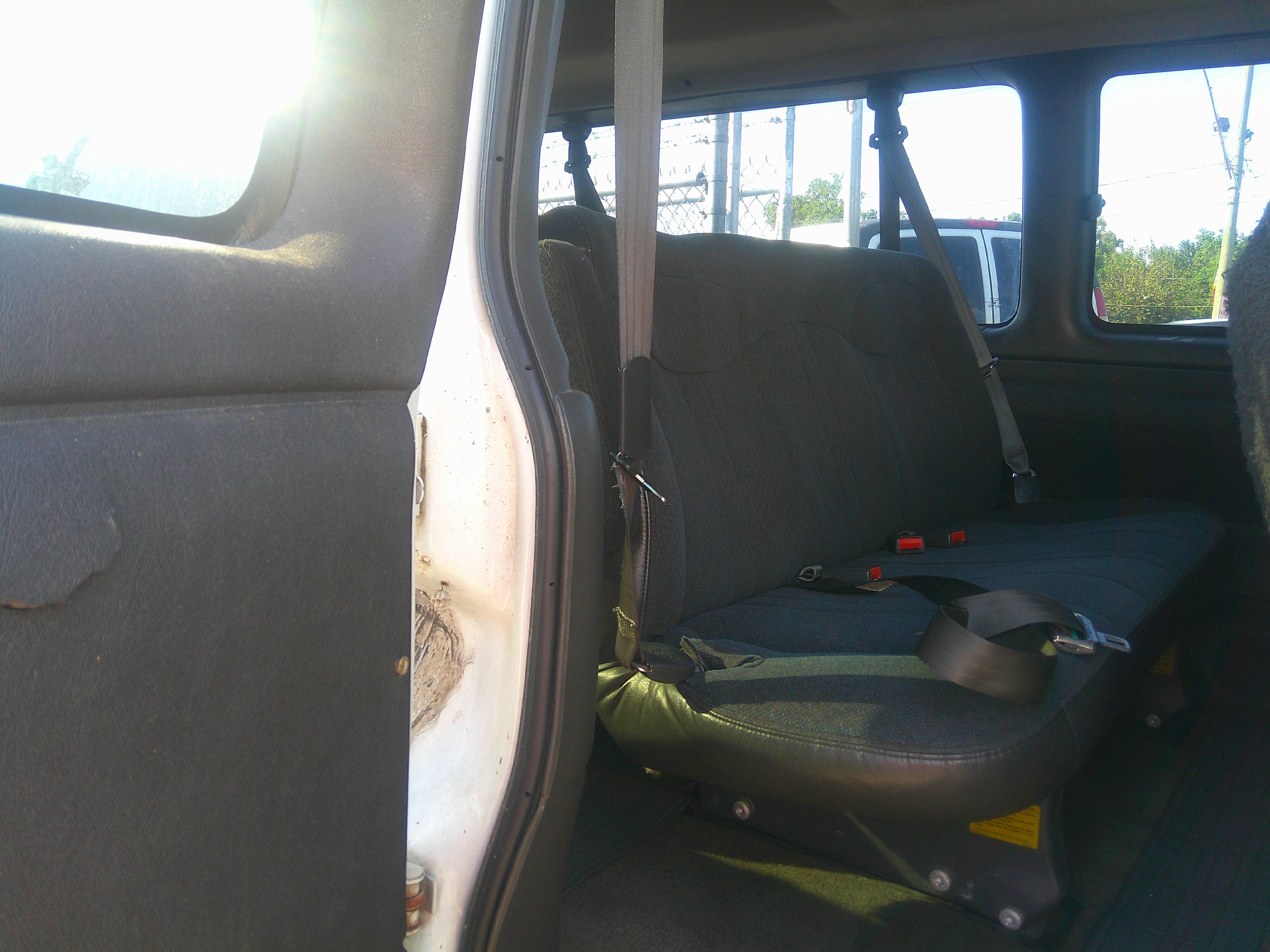 Used 2002 GMC Savana 3500 Extended Passenger RWD image 5