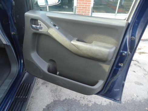 Used 2006 Nissan Frontier SE image 15