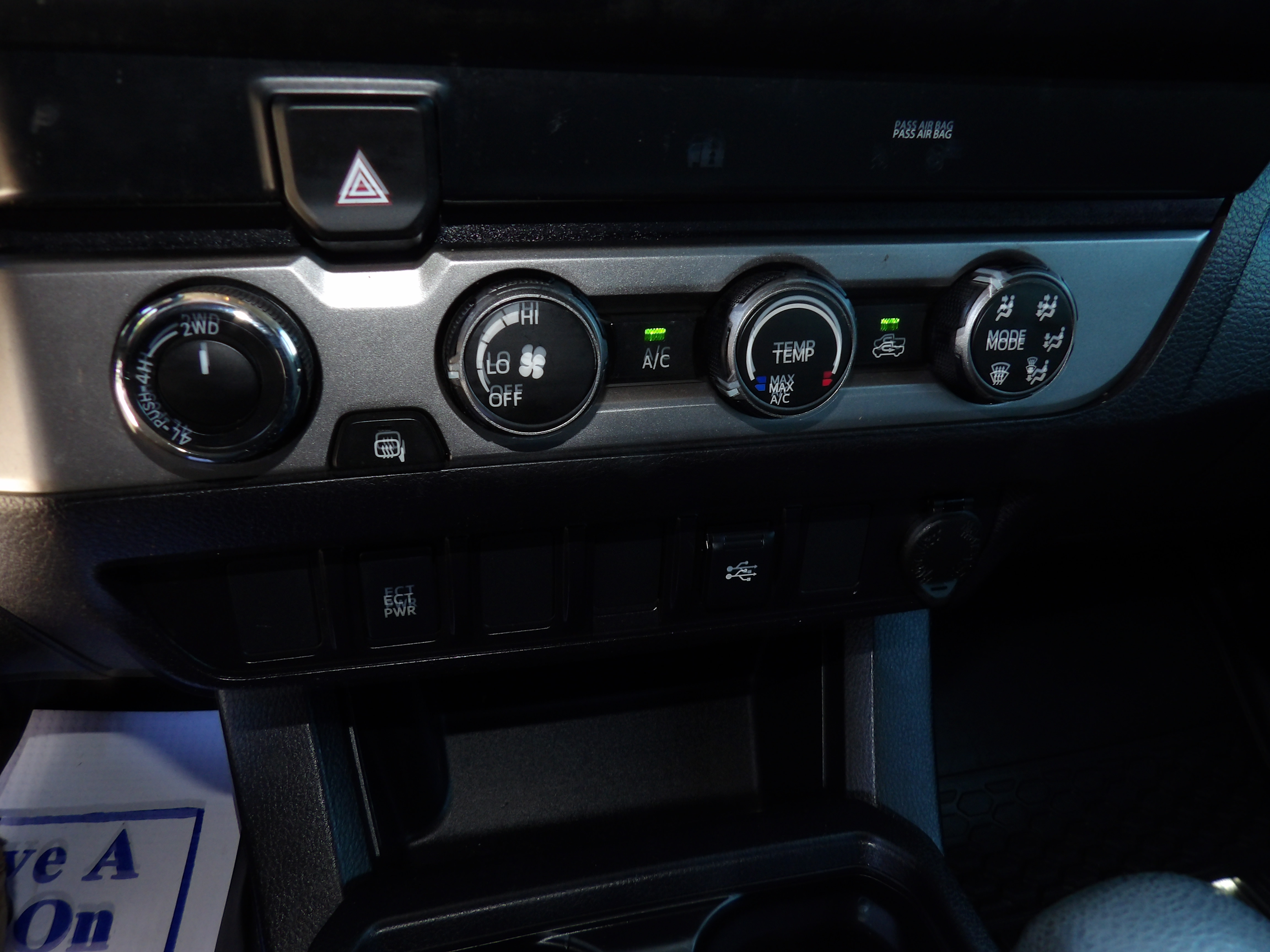 Used 2020 Toyota Tacoma SR AWD/4WD image 13