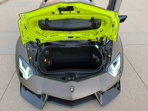 Used 2015 Lamborghini Aventador LP 700-4 Roadster AWD/4WD image 14