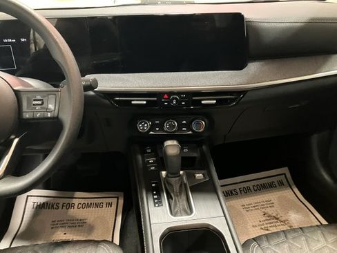 Used 2025 Nissan Kicks SV image 18