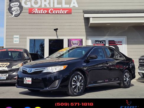 Used 2014 Toyota Camry image 3