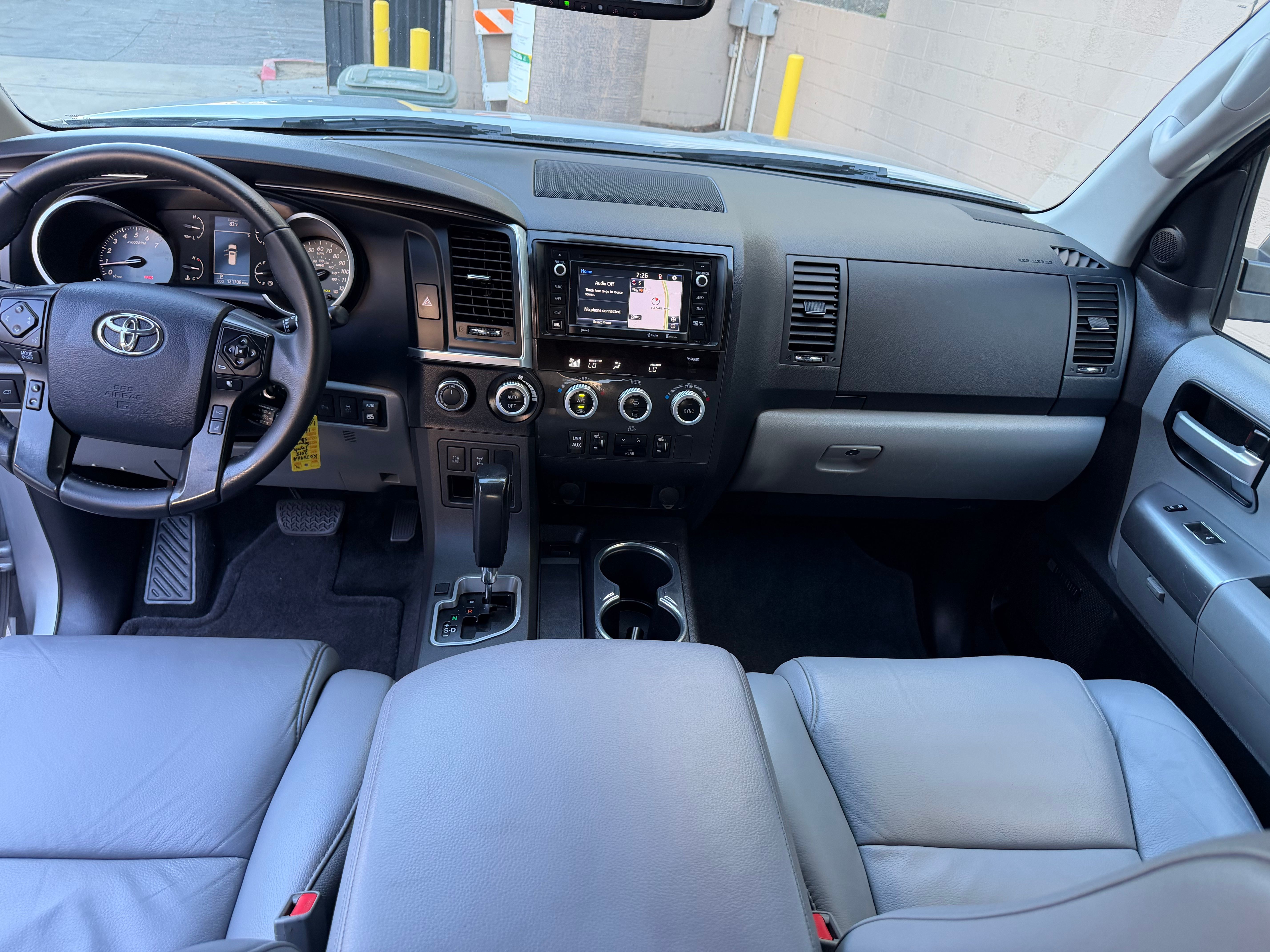 Used 2018 Toyota Sequoia Limited AWD/4WD image 30