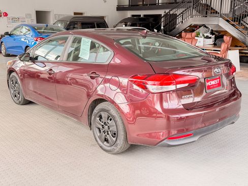 Used 2018 Kia Forte LX image 6