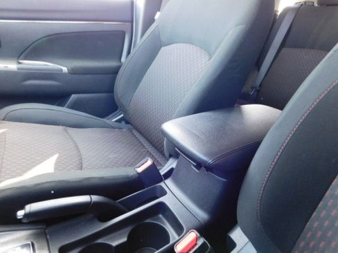 Used 2018 Mitsubishi Outlander Sport ES image 19