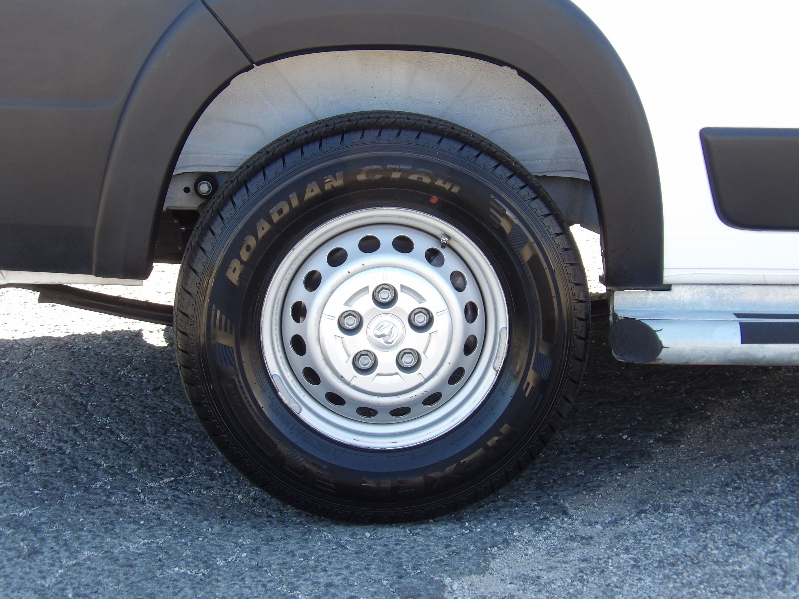 Used 2025 RAM ProMaster 2500 136 FWD image 10