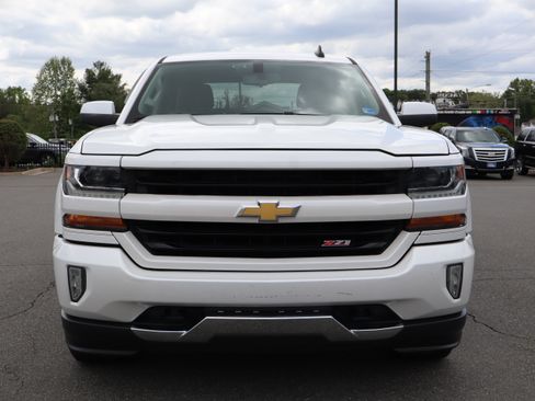 Used 2017 Chevrolet Silverado 1500 4x4 Crew Cab LT w/ Z71 image 3