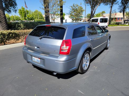 Used 2007 Dodge Magnum R/T Sport Wagon 4D RWD image 8
