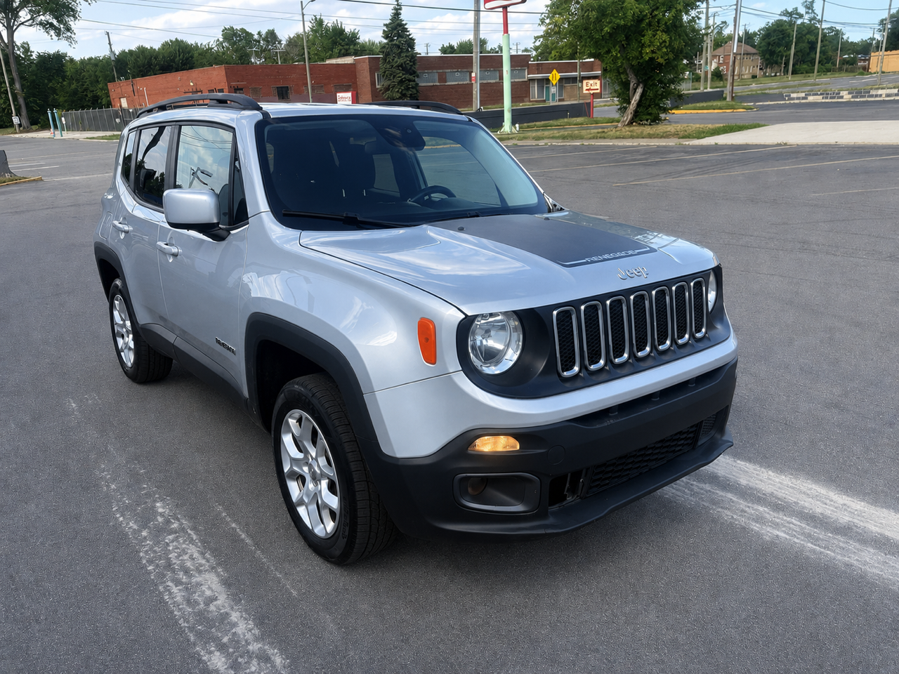 Used 2017 Jeep Renegade 4WD Latitude image 1